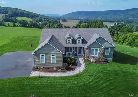 1670 Nys Rt 80 W Rd, New Woodstock, NY 13122