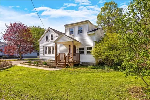 9296 Mallory Rd, New Hartford, NY 13413