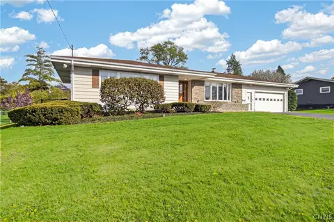 308 Washington Dr, New Hartford, NY 13413