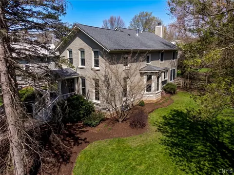 16 W Elizabeth St, Skaneateles, NY 13152