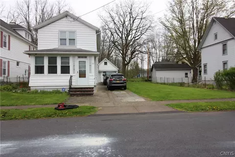 62 Garrow St, Auburn, NY 13021