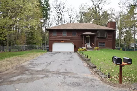 30921 Pinewood Dr, Rutland, NY 13612