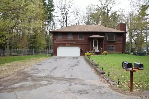 30921 Pinewood Dr, Rutland, NY 13612