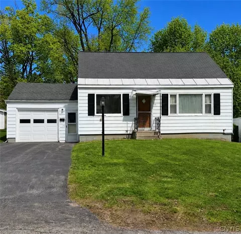 20 Pleasant View Pl, Whitestown, NY 13492