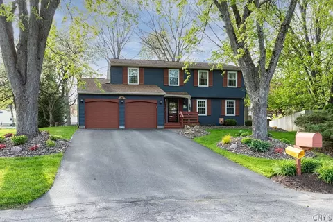 8052 Fox Run Cir, Liverpool, NY 13090