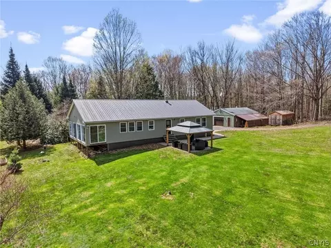 82 Peat Bed Rd, Hannibal, NY 13074