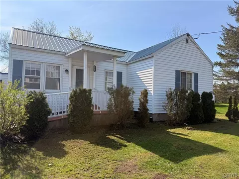 8804 N Main St, Le Ray, NY 13637