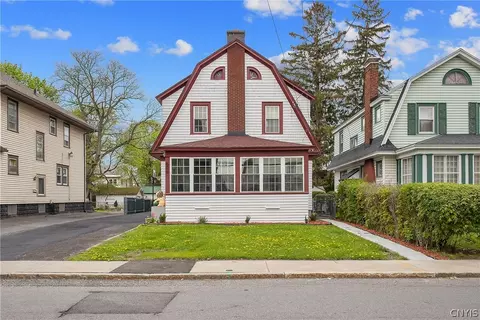 606 Seeley Rd, Syracuse, NY 13224