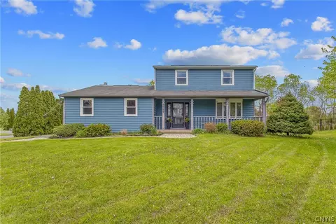 7799 Bainbridge Dr, Liverpool, NY 13090