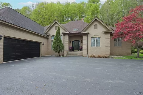 6284 Quintard Rd, Jamesville, NY 13078