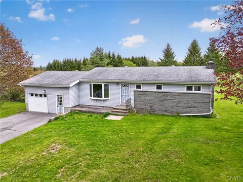 2720 Graffenburg Rd, New Hartford, NY 13413