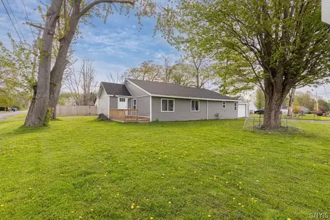 7482 Surbrook Rd, Lysander, NY 13027