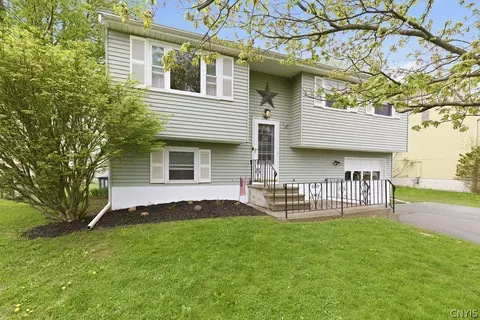 8217 Lucchesi Dr, Clay, NY 13041