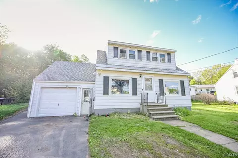 17 Dunham Pl, Whitestown, NY 13492