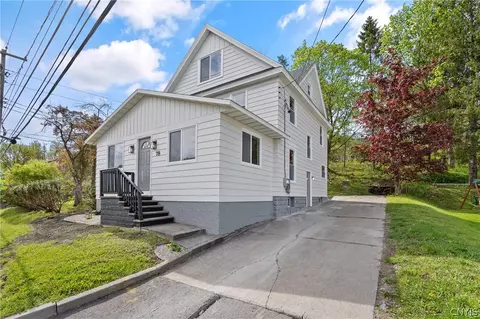 78 Rochester St, Mentz, NY 13140
