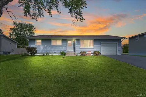 8326 Doreen Ave, Cicero, NY 13039