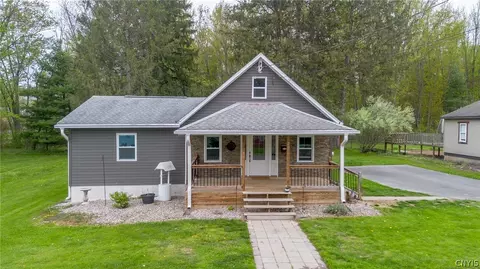 79 E Oneida St, Lysander, NY 13027