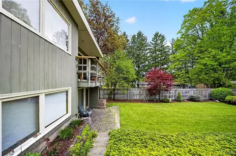 Exterior - 327 Kimber Rd, Syracuse, NY 13224 photo 4 of 8