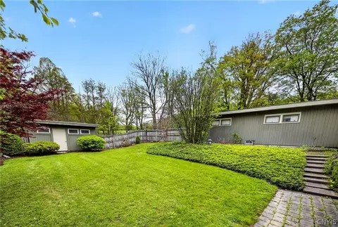 Exterior - 327 Kimber Rd, Syracuse, NY 13224 photo 5 of 8