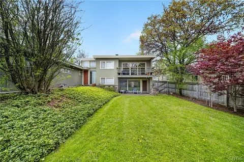 Exterior - 327 Kimber Rd, Syracuse, NY 13224 photo 2 of 8