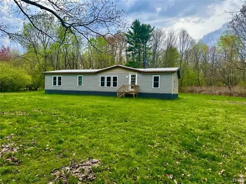 65 Clay St, Cleveland, NY 13042