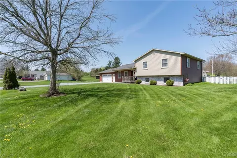 8695 Cemetery Rd, Le Ray, NY 13637