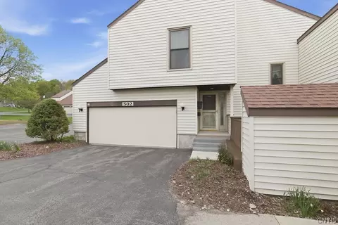 502 Woburn Dr, Camillus, NY 13031