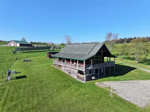 42 West St, New Albion, NY 14719