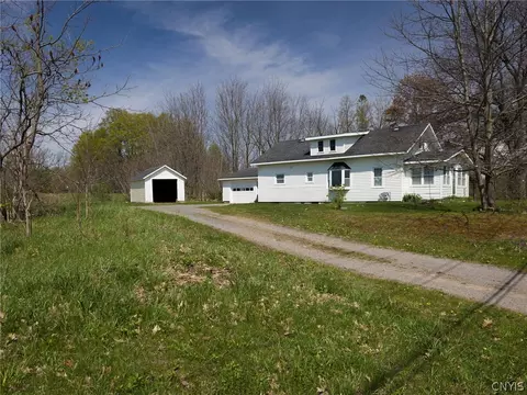 10 Salisbury St, Lacona, NY 13083