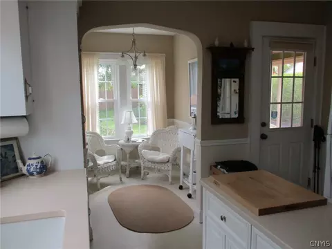 Kitchen - 460 Brattle Rd, Syracuse, NY 13203 photo 5 of 7