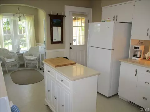 Kitchen - 460 Brattle Rd, Syracuse, NY 13203 photo 7 of 7