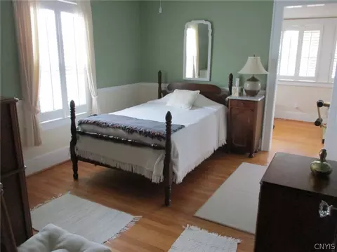 Bedroom - 460 Brattle Rd, Syracuse, NY 13203 photo 4 of 5