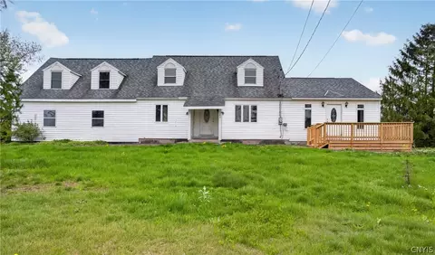 340 Chesbro Rd, Schroeppel, NY 13132