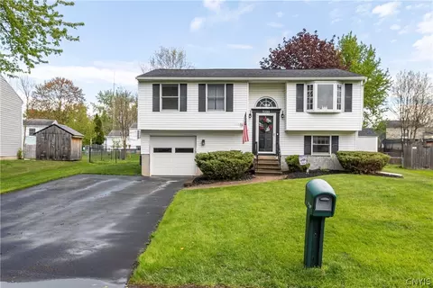 5386 Tourmaline Dr, Clay, NY 13041