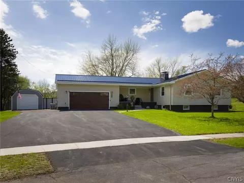 475 Bugbee Dr, Watertown, NY 13601