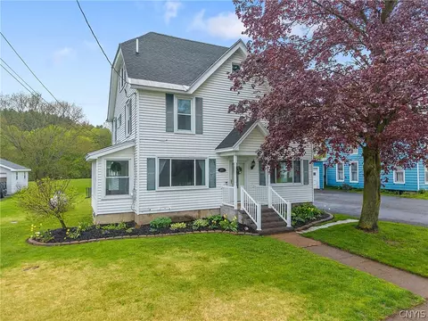 11317 South St, Cato, NY 13033
