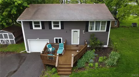 302 Delwood Dr, Van Buren, NY 13027