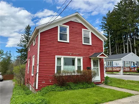 21 Fenner St, Cazenovia, NY 13035