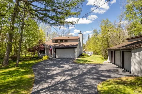 1843 Runnymede Dr, Cazenovia, NY 13035