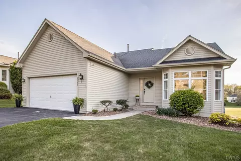 5189 Pointe East Dr, Jamesville, NY 13078