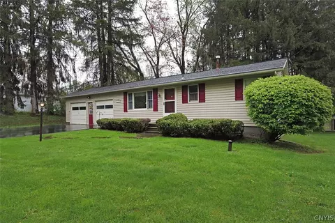 6118 Smith Rd, Syracuse, NY 13212