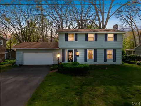 318 David Dr, Syracuse, NY 13212