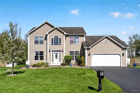 8322 Nates Ln, Cicero, NY 13039