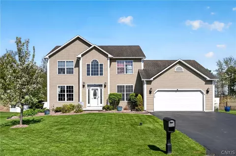 8322 Nates Ln, Cicero, NY 13039
