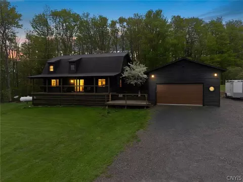 3570 Williams Rd, Marcellus, NY 13108