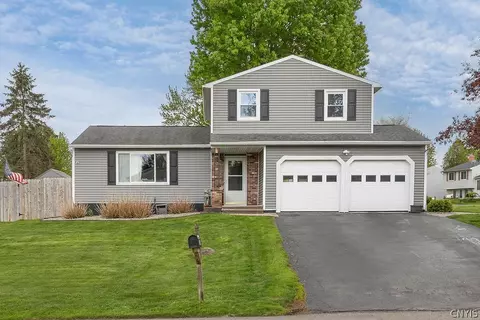 8369 Zenith Dr, Baldwinsville, NY 13027
