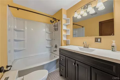 Bath - 259 Bates Ave, Oneida, NY 13421 photo 2 of 4