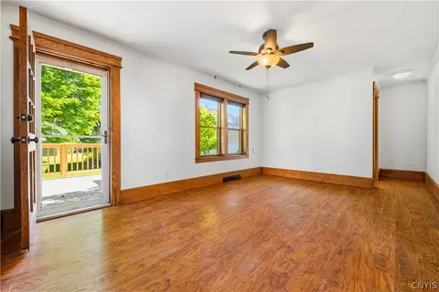 Living - 259 Bates Ave, Oneida, NY 13421 photo 4 of 5