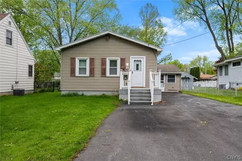 416 Richfield Blvd, Salina, NY 13211