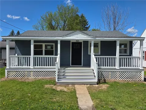 6 Mayberry Pl, New Hartford, NY 13413
